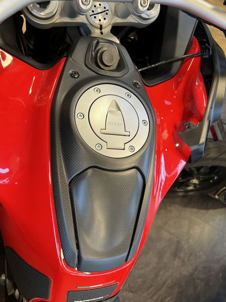 tank cover carbon for Ducati Multistrada V4 image 4
