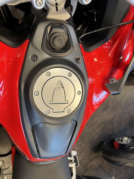 tank cover carbon for Ducati Multistrada V4 image 5