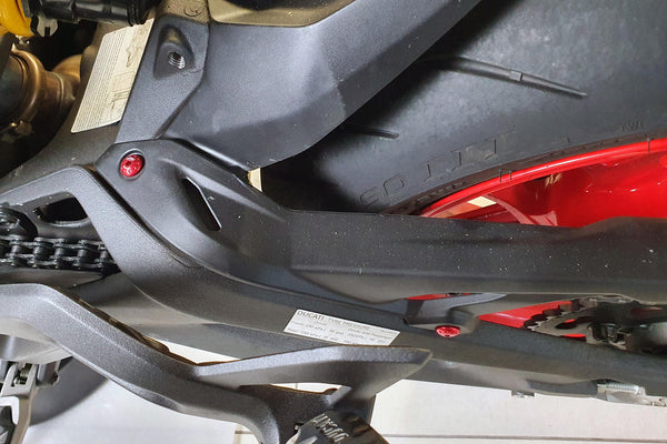 CNC RACING | Screw kit upper chain guard Ducati Monster 937