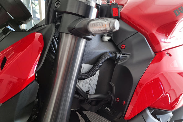 CNC RACING | Screw kit steering head cover Ducati Streetfighter V2