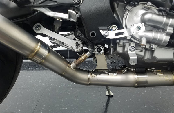Graves Motorsports Yamaha R1 Full Titanium Exhaust System with Carbon 200mm Silencer