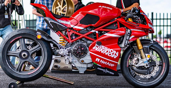 CNC RACING | Cover for dry clutch Ducati