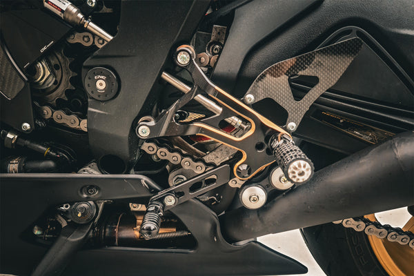 CNC RACING | Adjustable rear sets MV Agusta - Bicolor