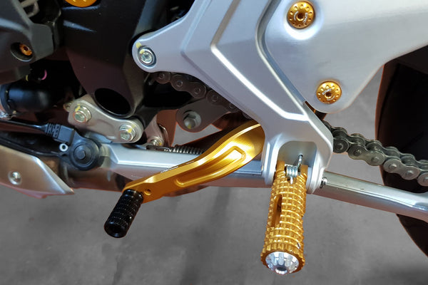 CNC RACING | GEAR/REAR BRAKE PEDALS MV AGUSTA BRUTALE