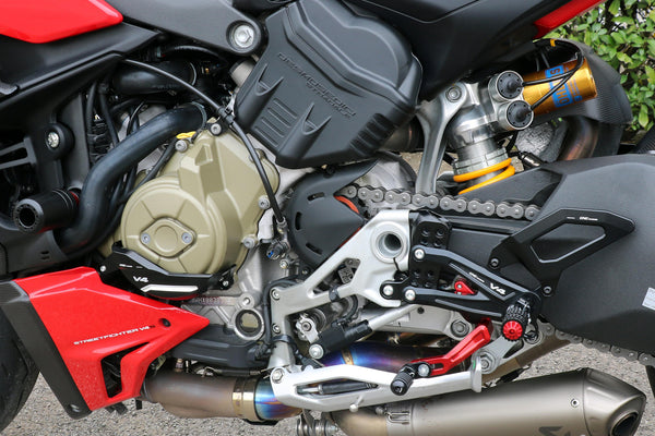 CNC RACING | Adjustable rearsets Ducati Streetfighter V4