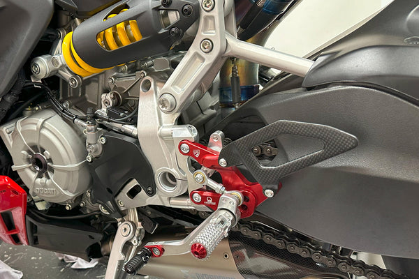 CNC RACING | Adjustable rearsets Ducati Streetfighter V2 - Pramac racing Limited Edition