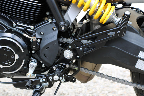CNC RACING | Adjustable rear sets Ducati
