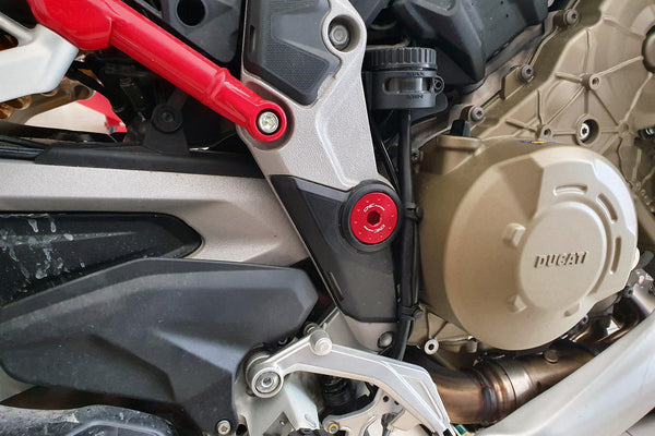 CNC RACING | Central bolt kit for OEM rearsets Ducati Multistrada V4 - Diavel V4