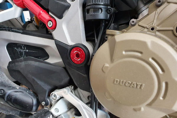 CNC RACING | Central bolt kit for OEM rearsets Ducati Multistrada V4 - Diavel V4