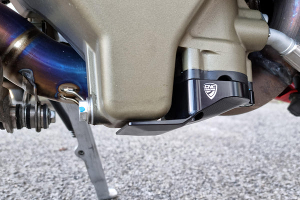CNC RACING | Oil pan protector Ducati Panigale / Streetfighter V4