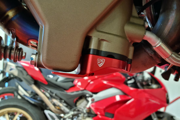 CNC RACING | Oil pan protector Ducati Panigale / Streetfighter V4