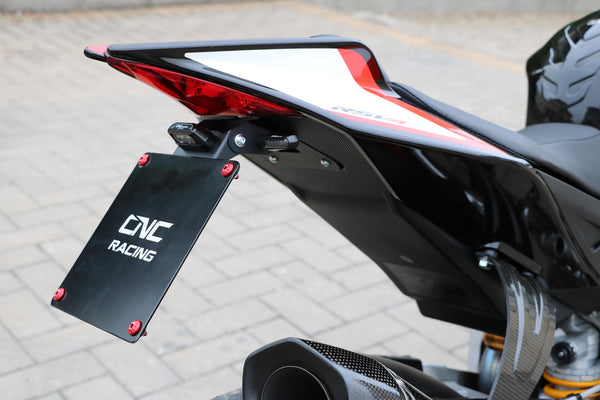 CNC RACING | Adjustable license plate Aprilia