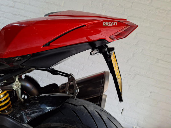 CNC RACING | Adjustable license plate Ducati Streetfighter