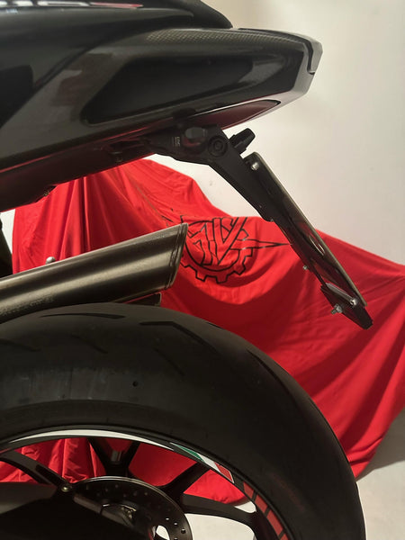 CNC RACING | Adjustable license plate MV Agusta Brutale 2000-2011
