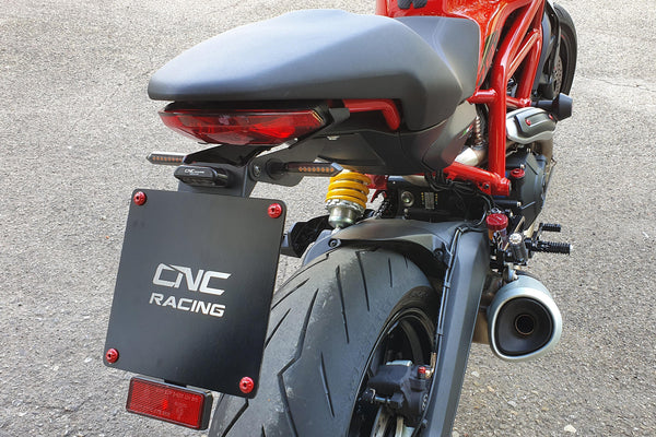 CNC RACING | Adjustable license plate Ducati Monster / Supersport