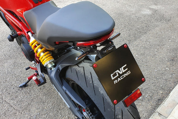 CNC RACING | Adjustable license plate Ducati Monster / Supersport