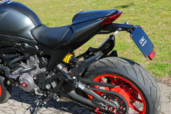 CNC RACING | Adjustable license plate Ducati Monster 937