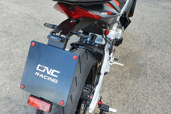 CNC RACING | Adjustable license plate Aprilia RSV4 - Tuono V4 - RS 660 - Tuono 660