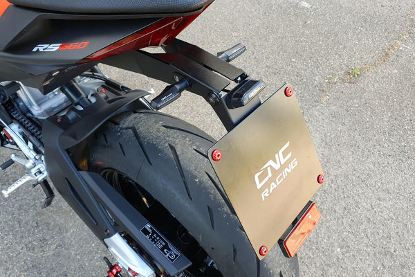 CNC RACING | Adjustable license plate Aprilia RSV4 - Tuono V4 - RS 660 - Tuono 660