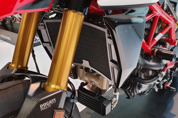 CNC RACING | Radiator guard Ducati Monster - Supersport - Hypermotard
