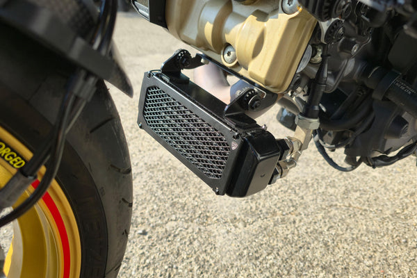 CNC RACING | Radiator Guard Oil Ducati Hypermotard 939/950