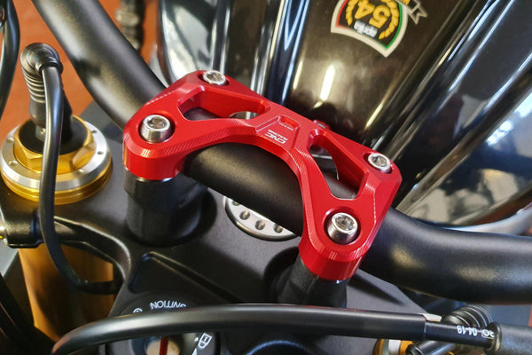 CNC RACING | Handlebar top clamp Aprilia Tuono - Moto Guzzi v85 TT