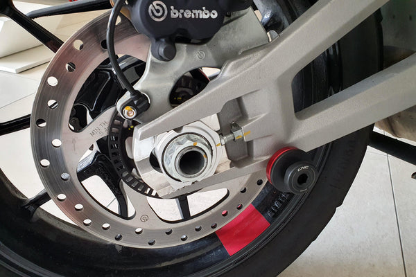CNC RACING | Swingarm spools M8