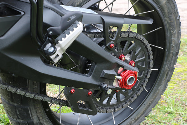 CNC RACING | Swingarm spools M8