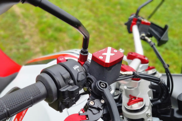 CNC RACING | Front brake fluid reservoir cap Ducati DesertX