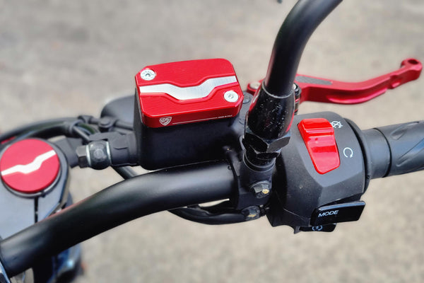 CNC RACING | Front brake fluid reservoir cap Moto Guzzi
