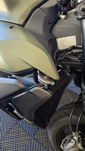 CNC RACING | Steering head covers carbon Ducati Streetfighter V2