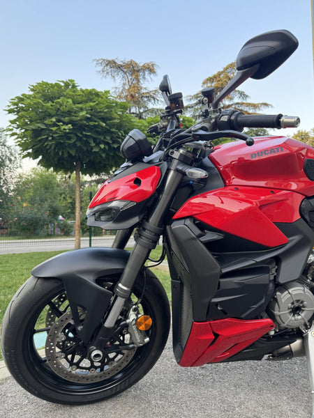 CNC RACING | Radiator side panels carbon Ducati Streetfighter V2