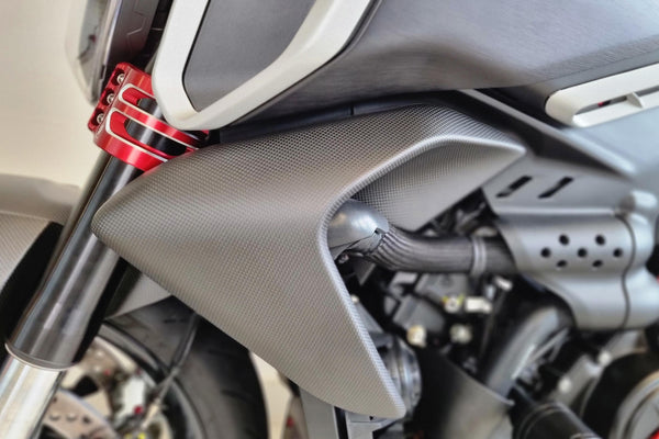 CNC RACING | Water cooler side covers Ducati Diavel V4 - Carbon