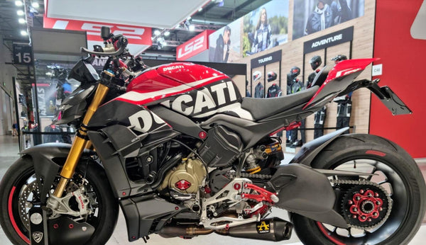 CNC RACING | Rear left cylinder head cover Ducati Panigale V4 / Streetfighter V4 - Carbon