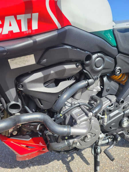 CNC RACING | Engine side covers carbon Ducati Monster 937