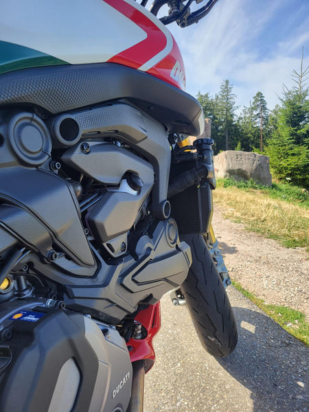 CNC RACING | Engine side covers carbon Ducati Monster 937