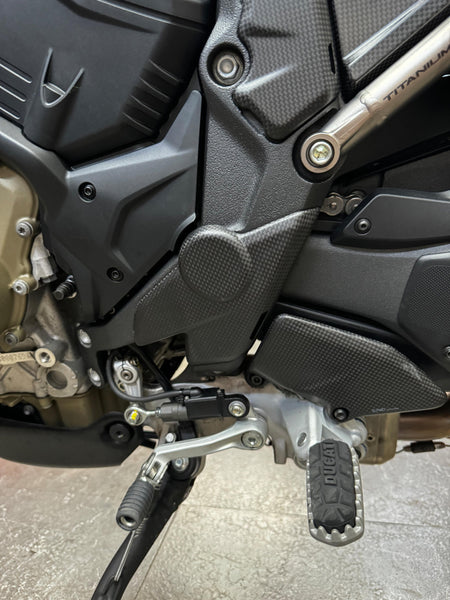CNC RACING | Frame side plates lower covers carbon no hole Ducati Multistrada V4