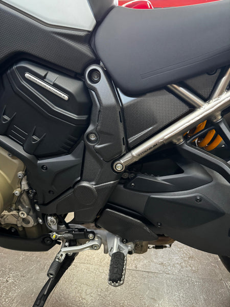 CNC RACING | Frame side plates lower covers carbon no hole Ducati Multistrada V4