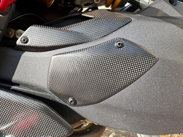 CNC RACING | Swingarm side guard carbon Ducati Multistrada V4 Pikes Peak and RS