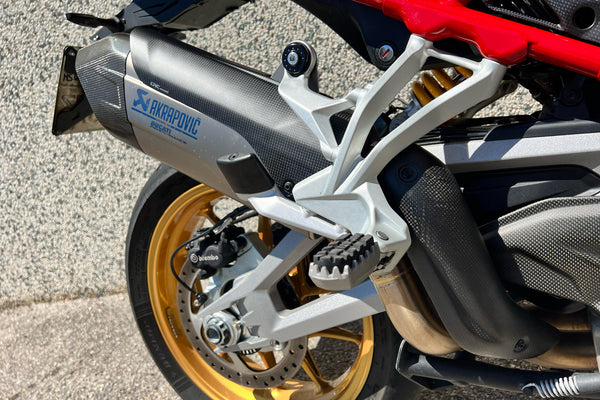 CNC RACING | Lower pipes heat guard Akrapovic Full System Ducati Multistrada V4 - Carbon