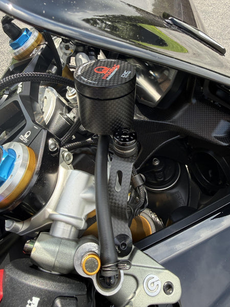 CNC RACING | Oil tank bracket brake clutch carbon for Ducati Panigale