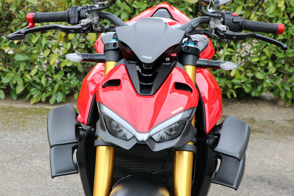 CNC RACING | Headlight lower guard Ducati Streetfighter V4 and V2 - Carbon fiber