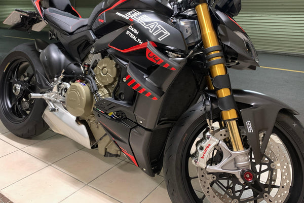 CNC RACING | Radiator side covers Ducati Streetfighter V4 - carbon