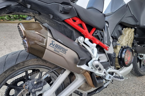 CNC RACING | Exhaust silencer Akrapovic heat guard Ducati Multistrada V4 - Carbon