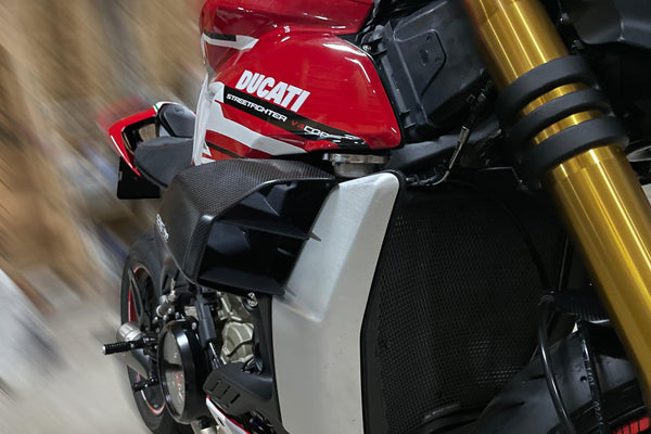 CNC RACING | GP Winglets Ducati Streetfighter V4 - Carbon fiber