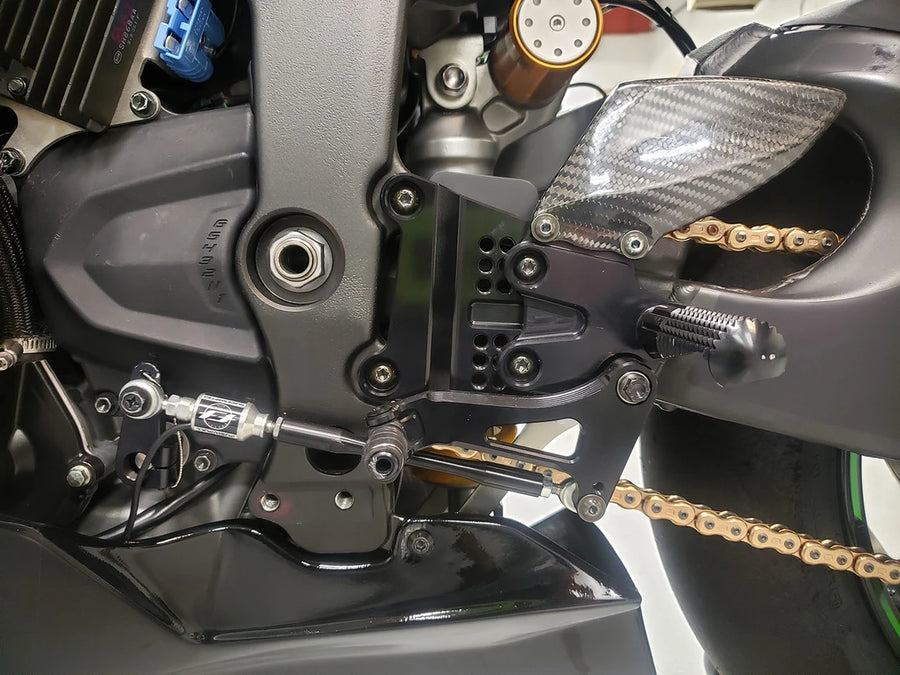 Graves Motorsports WORKS Kawasaki ZX-6R Adjustable Rearsets