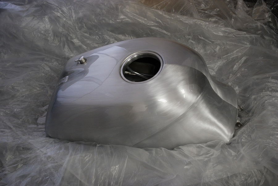 BEATER DUCATI 900SS Aluminum fuel tank, Hair-lined