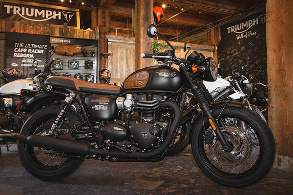 Triumph | Bonneville T100 17-26, Bonneville T120 16-26, Thruxton 16-24, Scrambler 1200 19-23, Speed Twin 1200 19-23 | Union Jack | Knee Grips