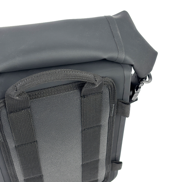 Unit Garage UG011 Khali Drypack 7.5L Bag
