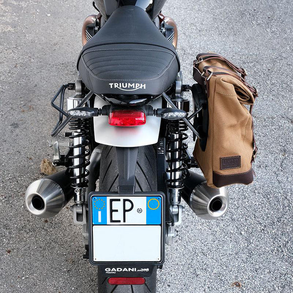 Unit Garage U201+1020DX_26 Canvas Side Pannier Scram 22L-30L + Right Subframe Triumph Speed Twin 1200 & RS (2025 until now)